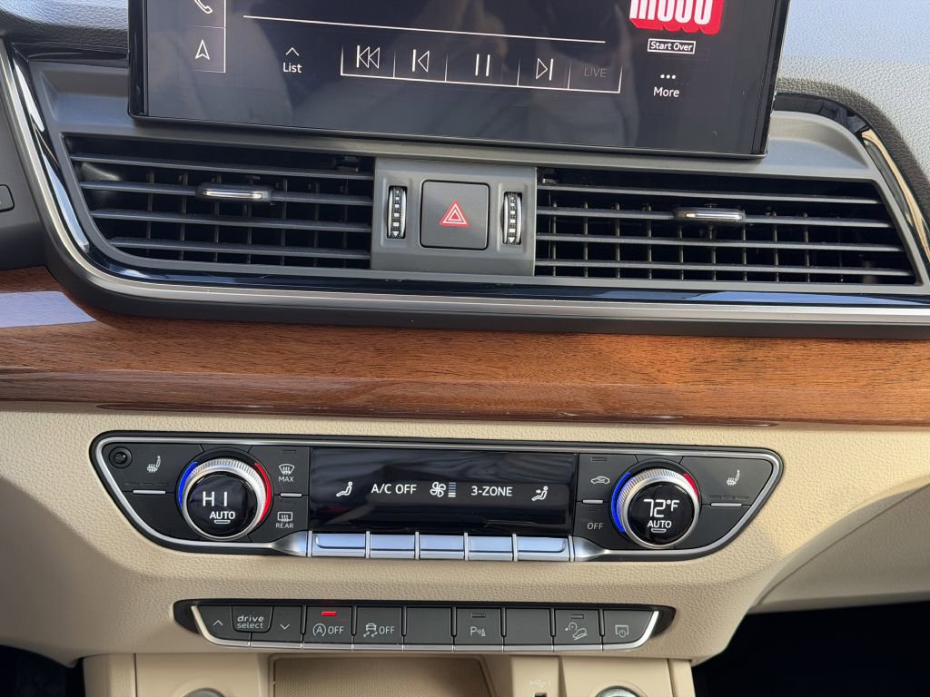 Used 2022 Audi Q5 2.0T Premium w/ Convenience Package image 38