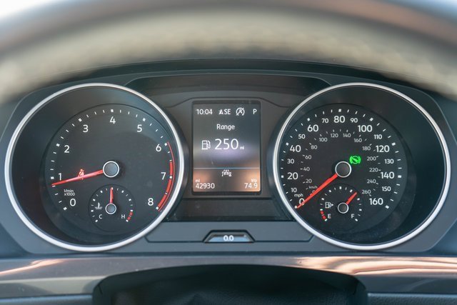 Used 2021 Volkswagen Tiguan SE image 25