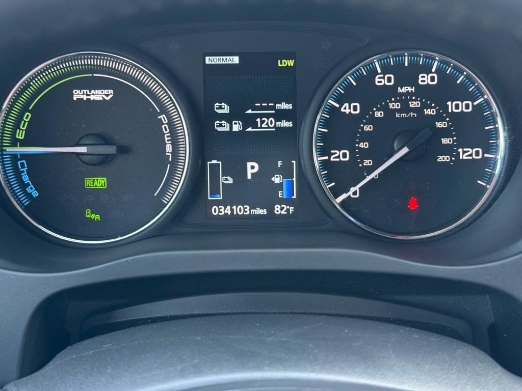 Used 2018 Mitsubishi Outlander SEL AWD/4WD image 30