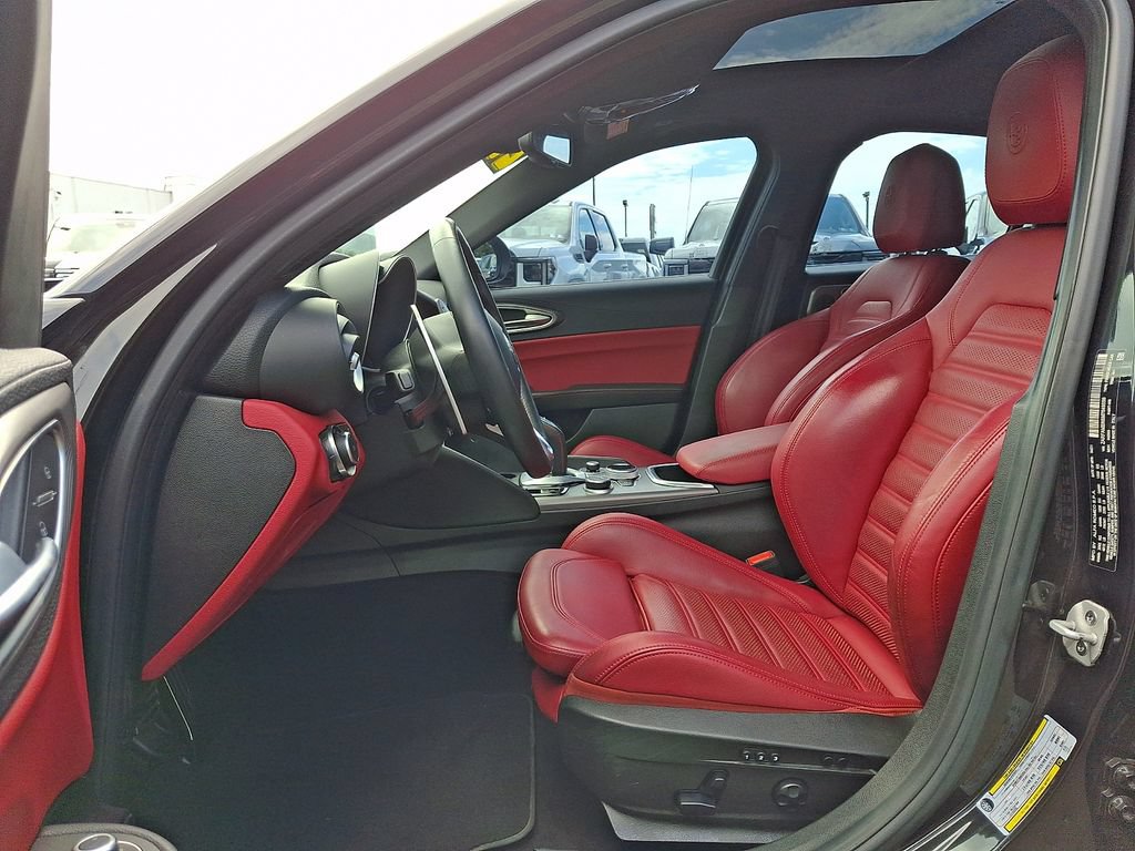 Used 2021 Alfa Romeo Giulia Ti Sport RWD image 13