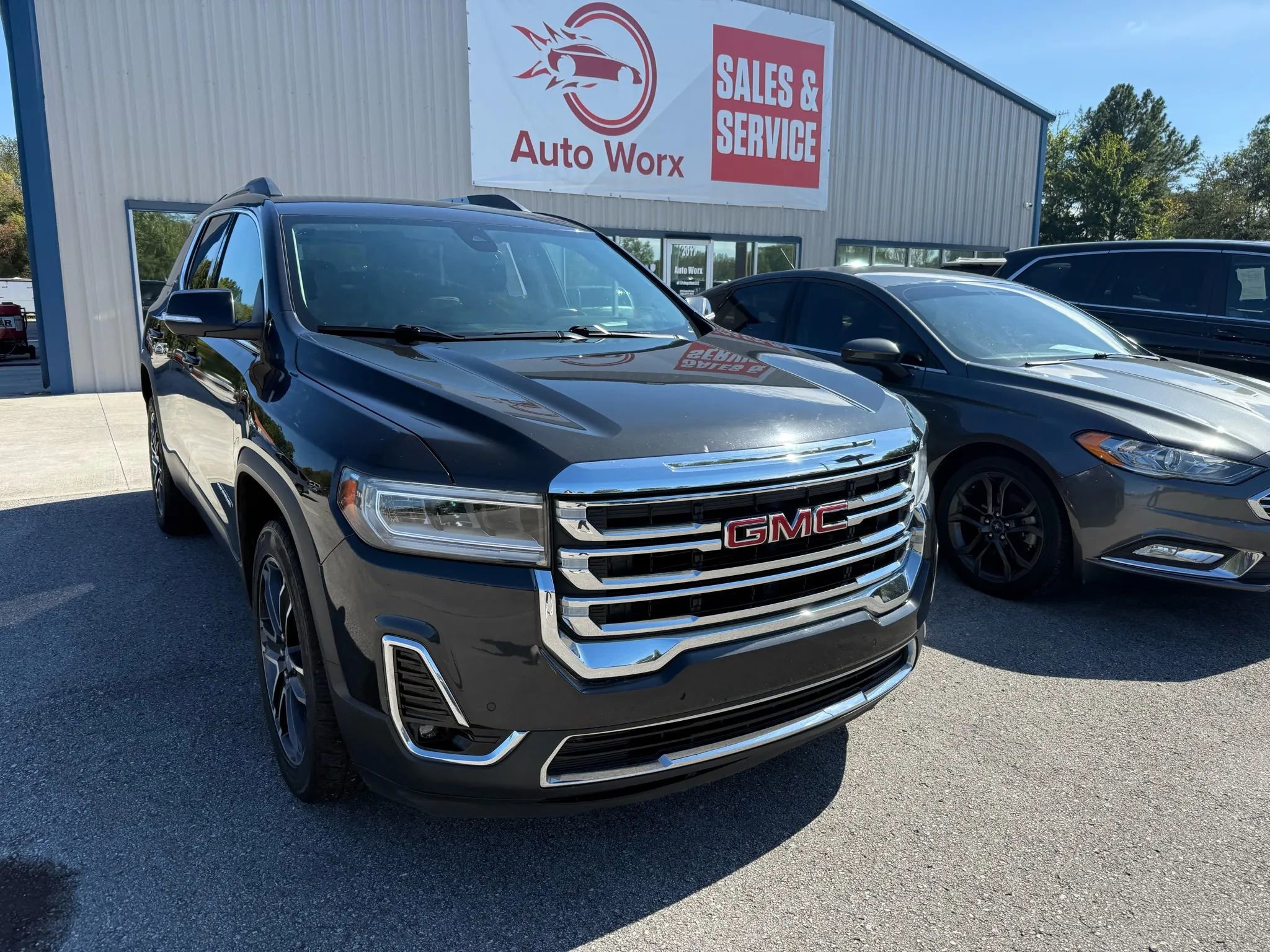 Used 2020 GMC Acadia SLT w/ Driver Alert Package II image 23