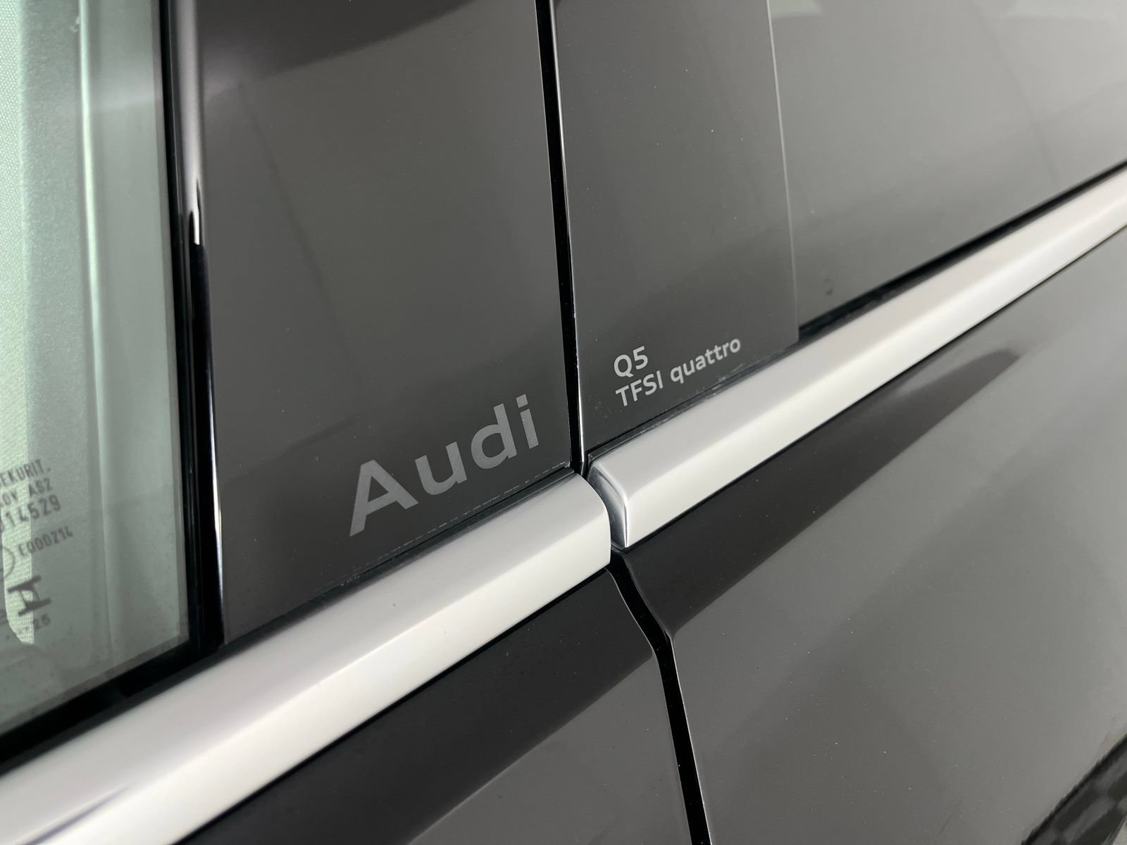 Used 2025 Audi Q5 Premium w/ Convenience Package AWD/4WD image 5