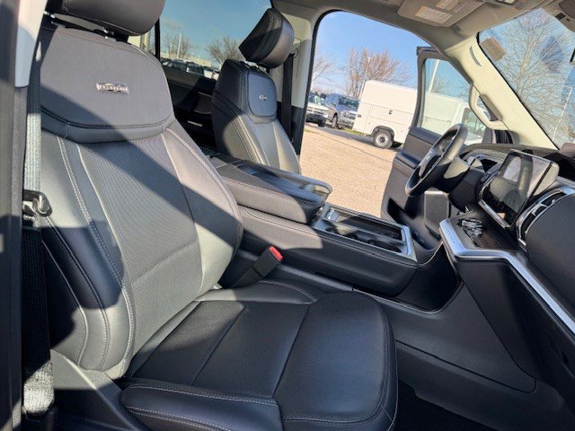 Used 2025 Ford Expedition Platinum w/ Driver's Package image 41