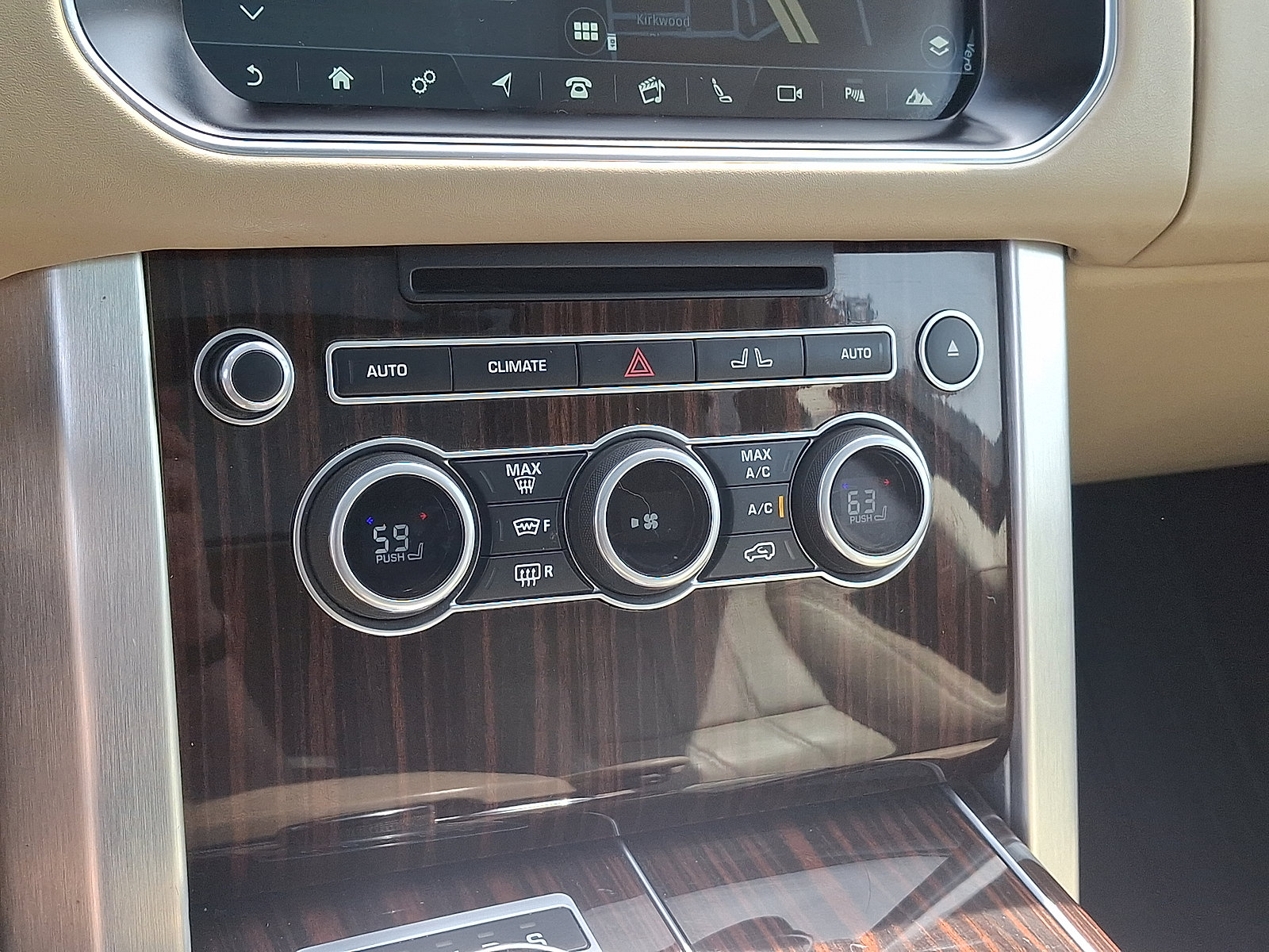 Used 2017 Land Rover Range Rover Supercharged AWD/4WD image 12