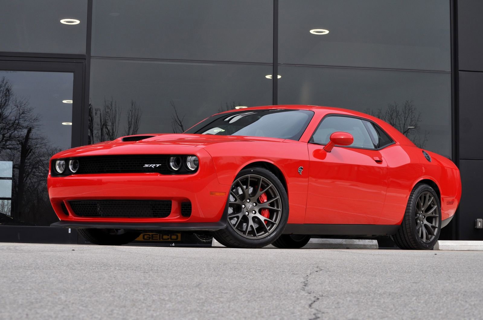 Used 2015 Dodge Challenger SRT Hellcat image 2