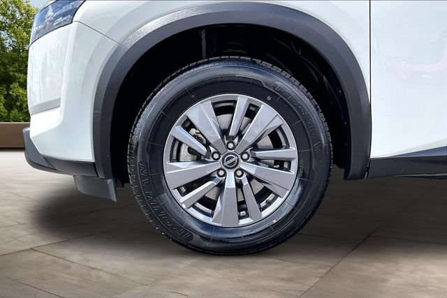 Certified 2024 Nissan Pathfinder SV FWD image 31