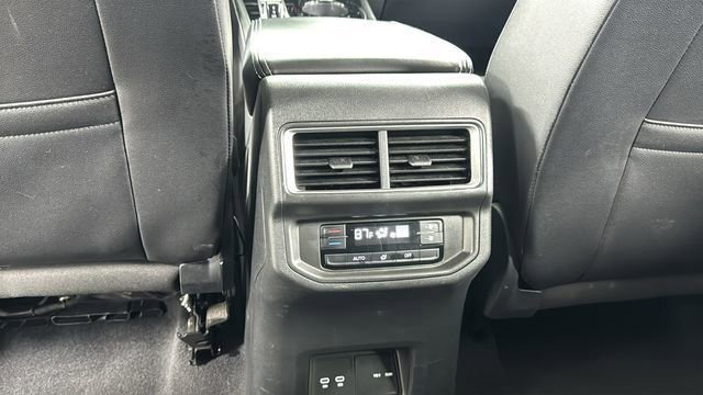 Used 2024 Volkswagen Atlas SE AWD/4WD image 38
