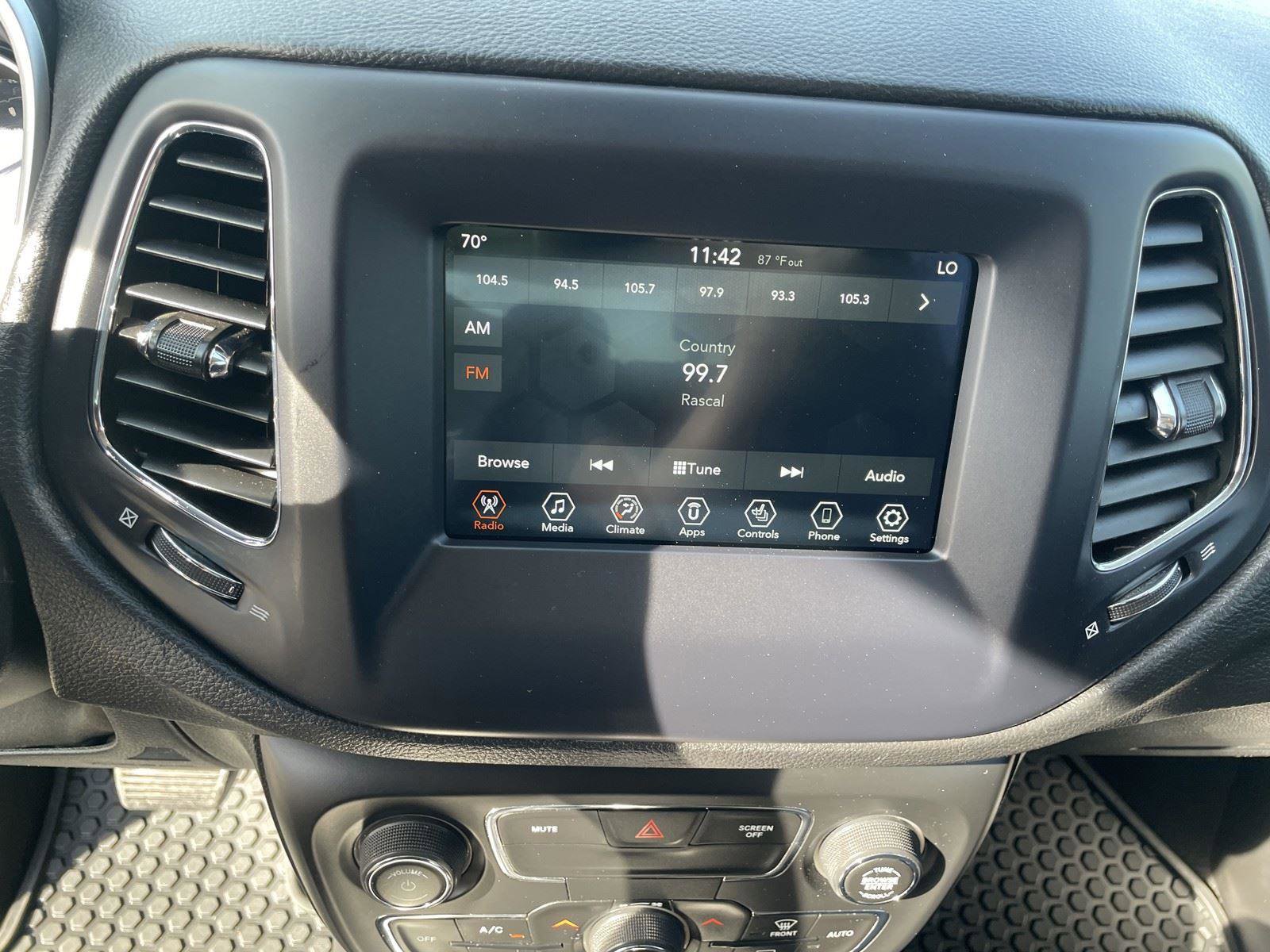 Used 2021 Jeep Compass Sport w/ Cold Weather Group image 18