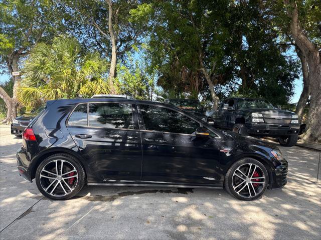 Used 2017 Volkswagen GTI SE FWD image 6