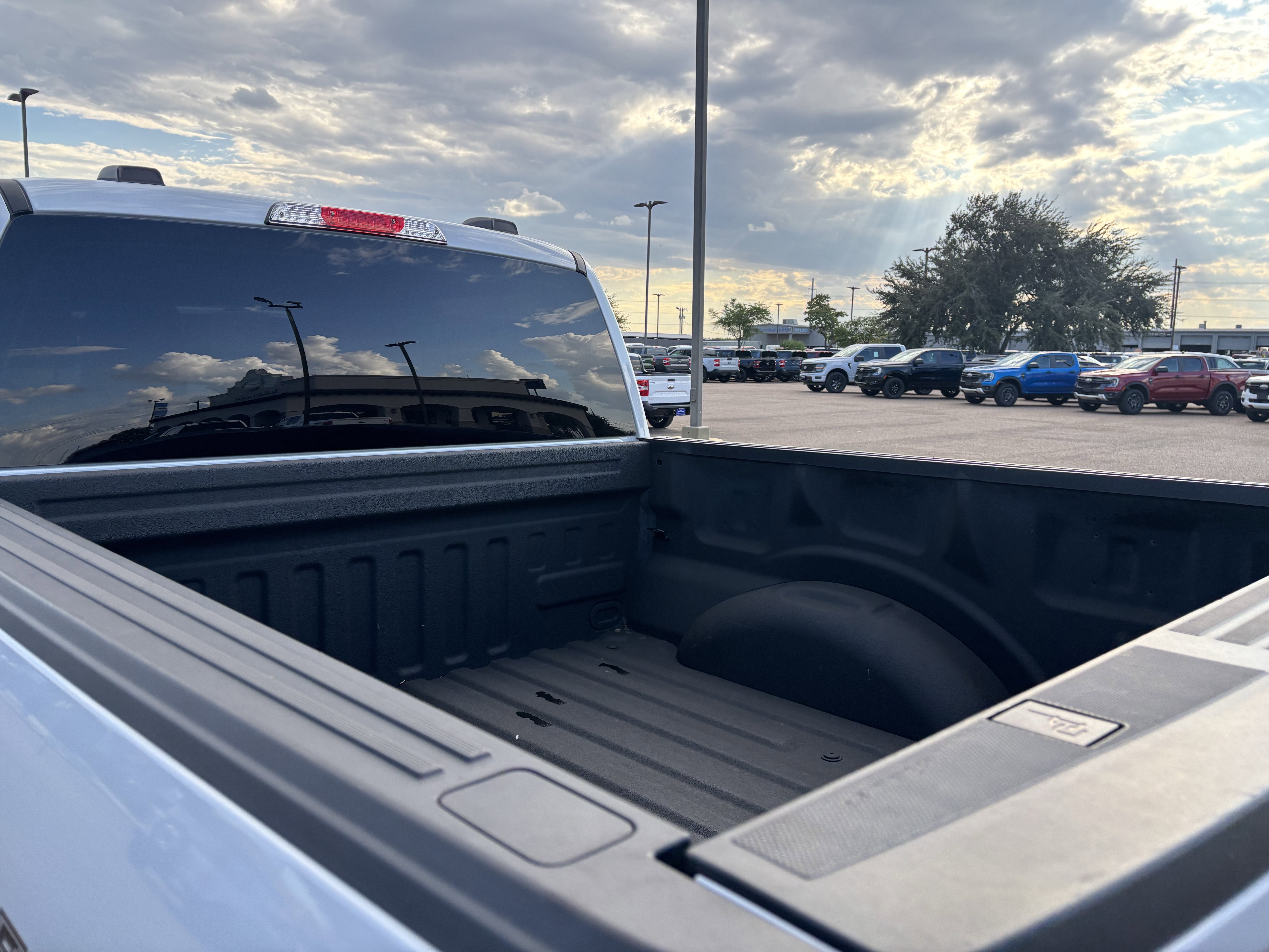 Certified 2022 Ford F150 XLT w/ Equipment Group 302A High image 18