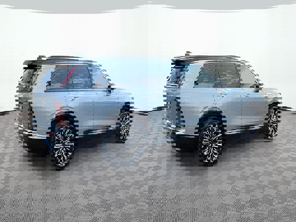 New 2026 Cadillac Vistiq Premium Luxury w/ LPO, Floor Liner Package image 5