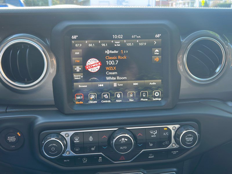 Used 2022 Jeep Wrangler Unlimited Sahara w/ Cold Weather Group image 20