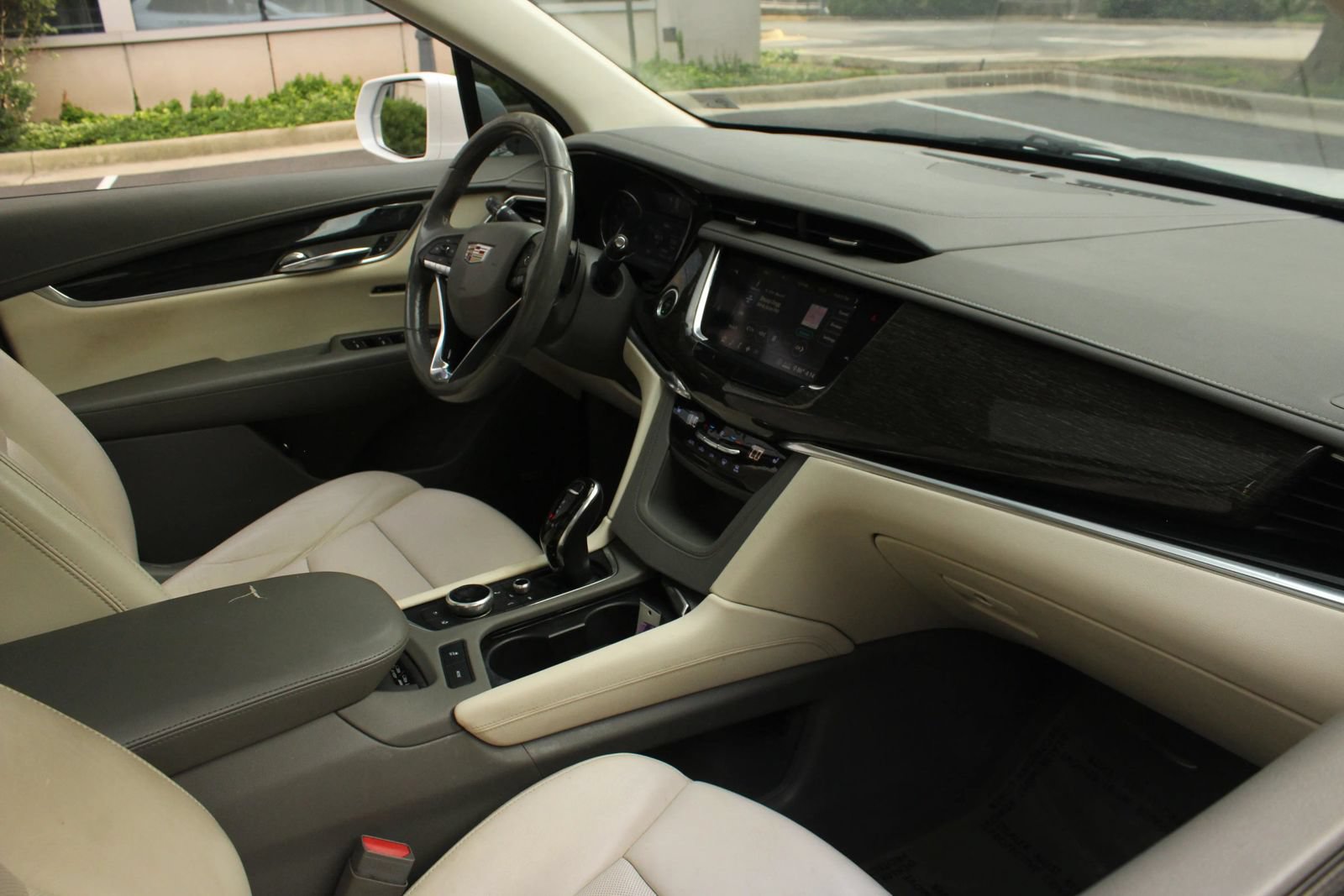 Used 2020 Cadillac XT6 Premium Luxury AWD/4WD image 28