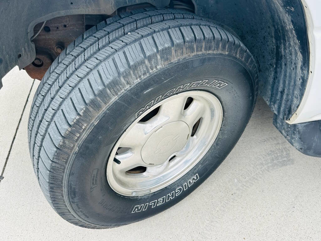 Used 2003 GMC Yukon XL SLT w/ 1SD Preferred Equipment Group RWD image 27
