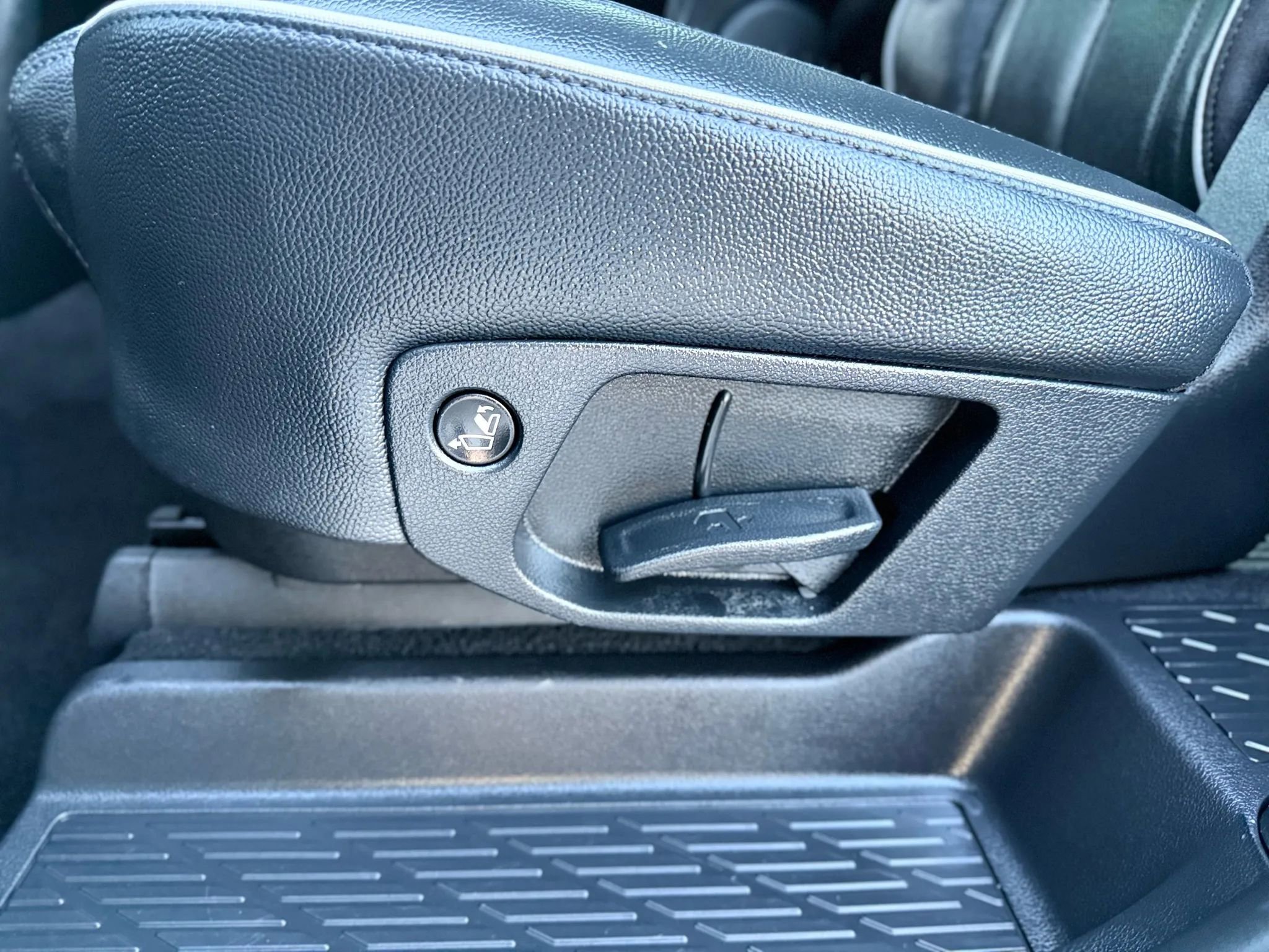 Used 2024 Hyundai Palisade Limited AWD/4WD image 17