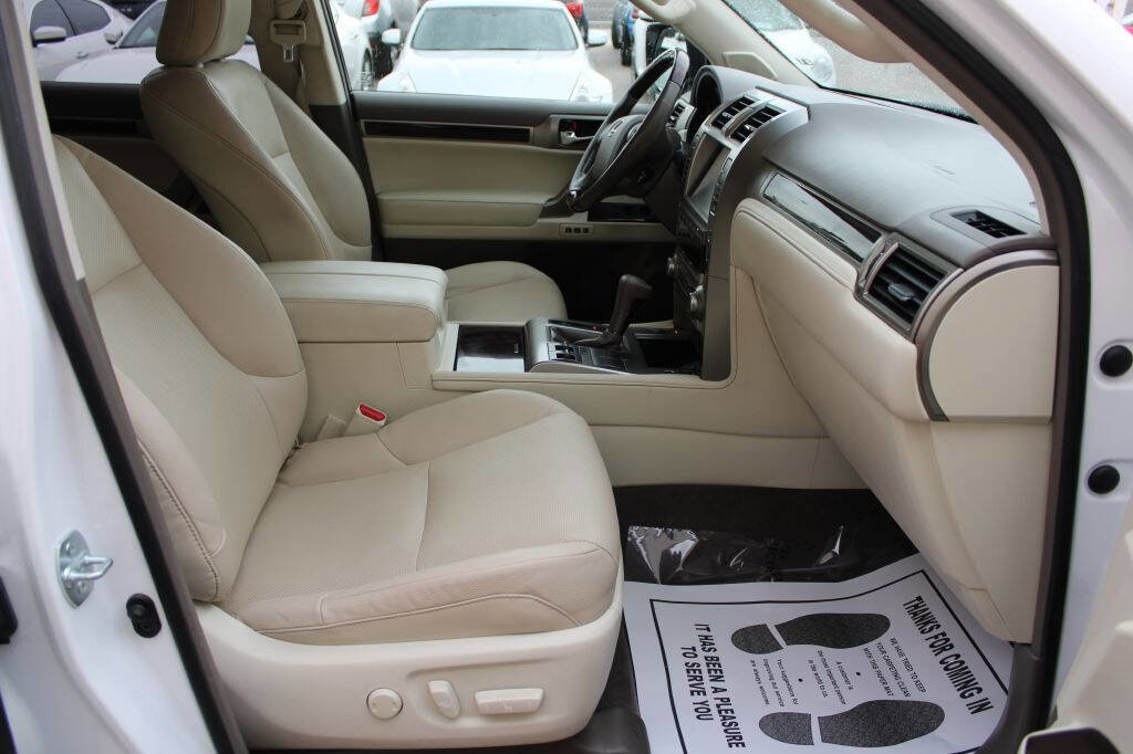 Used 2019 Lexus GX 460 Premium w/ Premium Package image 13