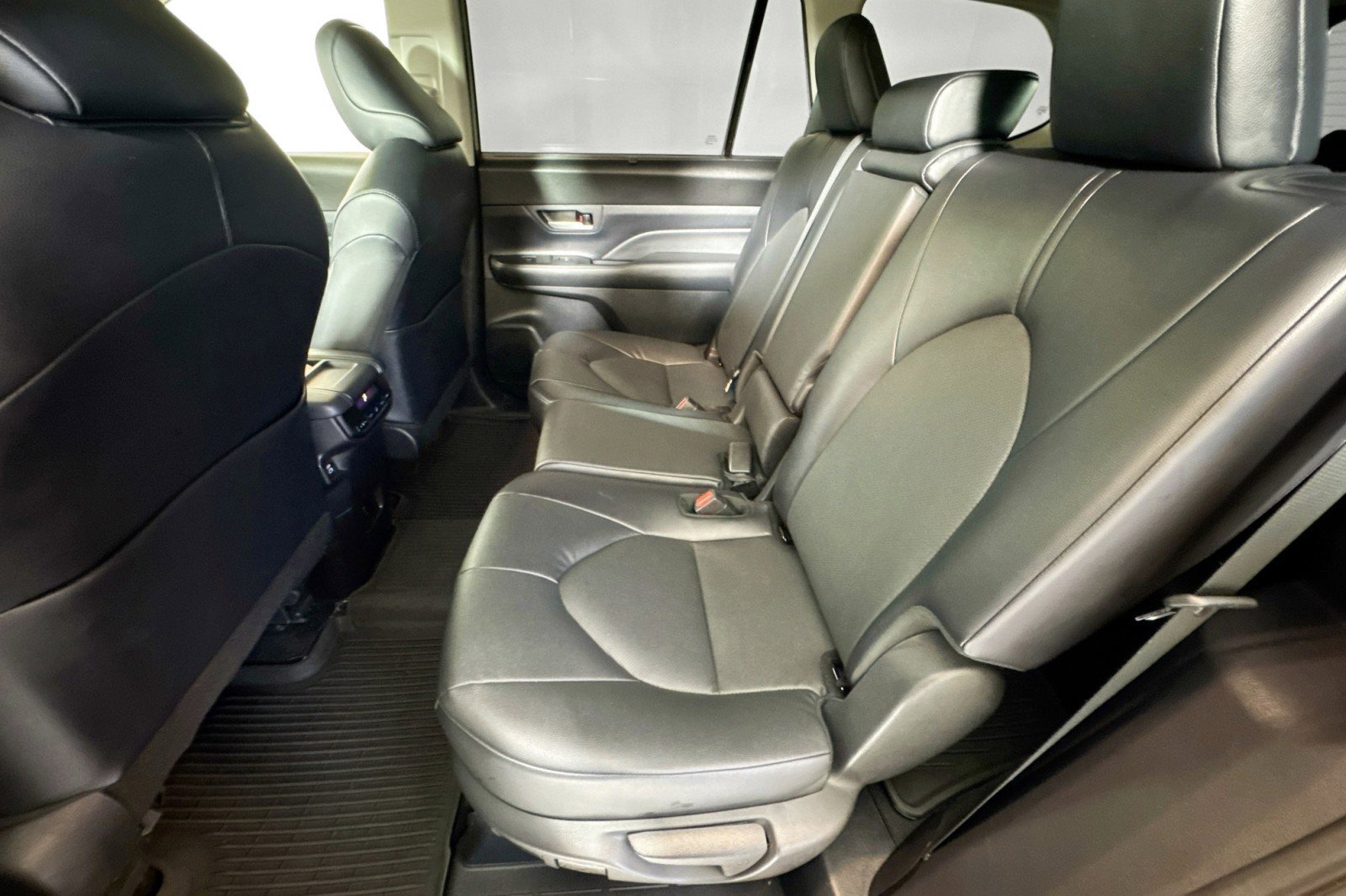 Used 2024 Toyota Grand Highlander AWD Hybrid image 22