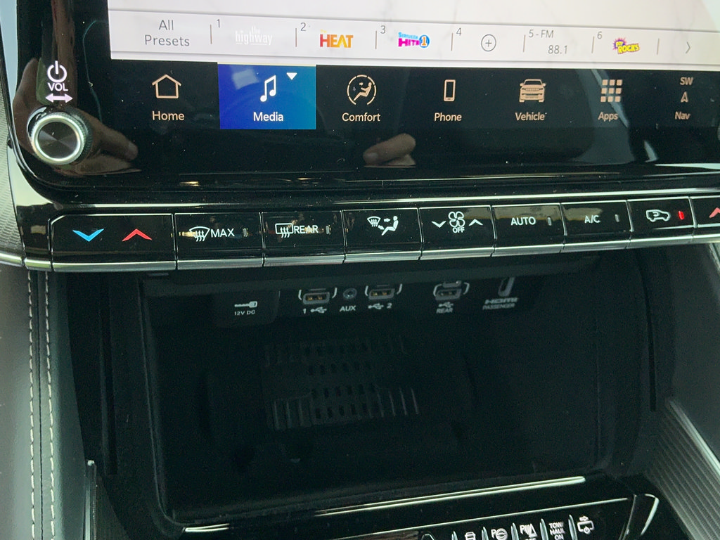 New 2026 Jeep Grand Wagoneer Summit w/ Rear Seat Video Group I AWD/4WD image 29