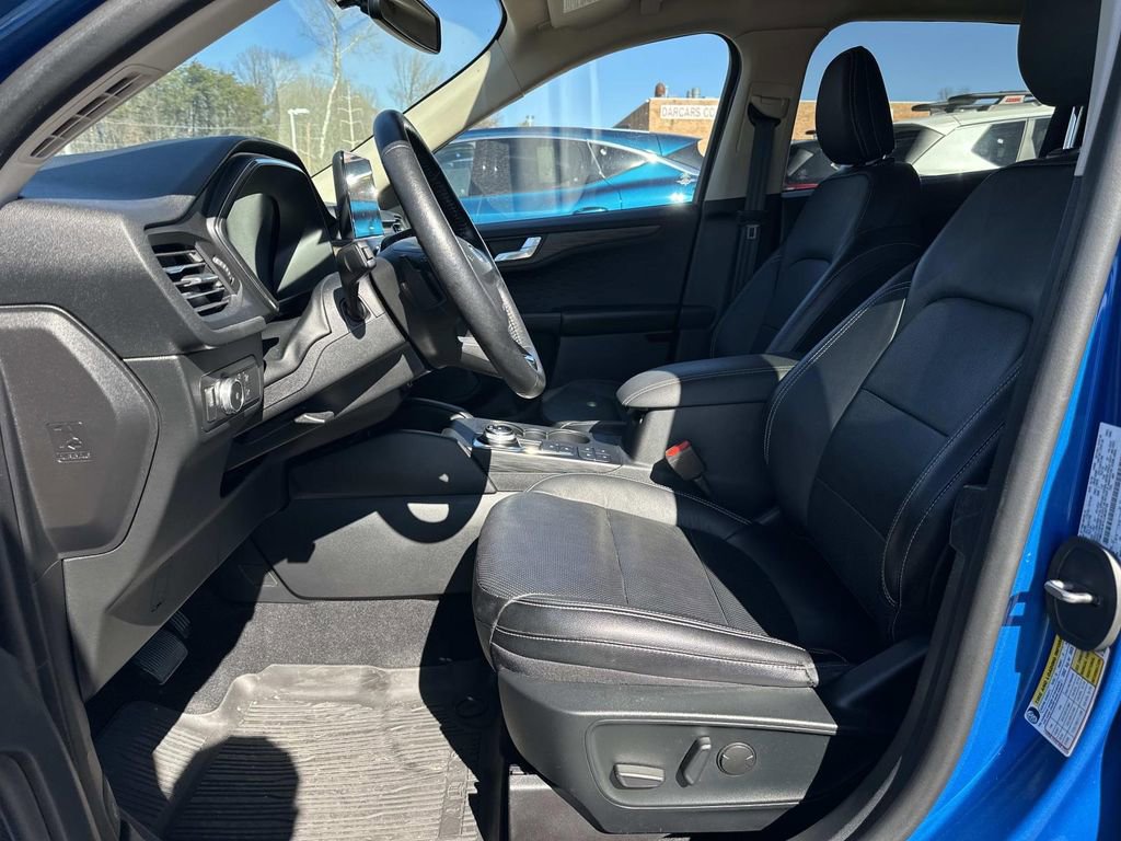 Used 2020 Ford Escape Titanium image 25
