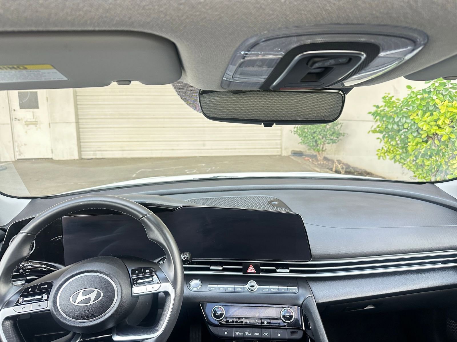 Used 2025 Hyundai Elantra SEL image 36