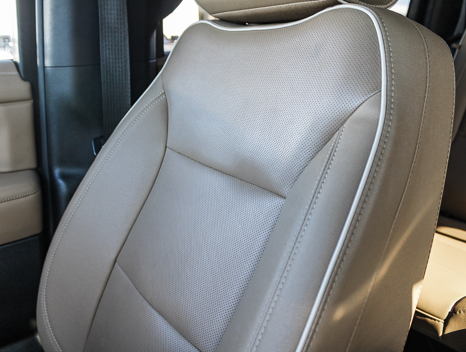 Used 2024 Chevrolet Suburban Premier RWD image 26