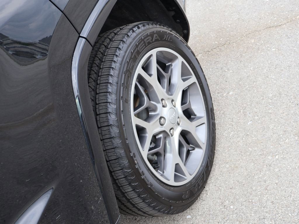 Used 2020 Jeep Grand Cherokee Overland image 36