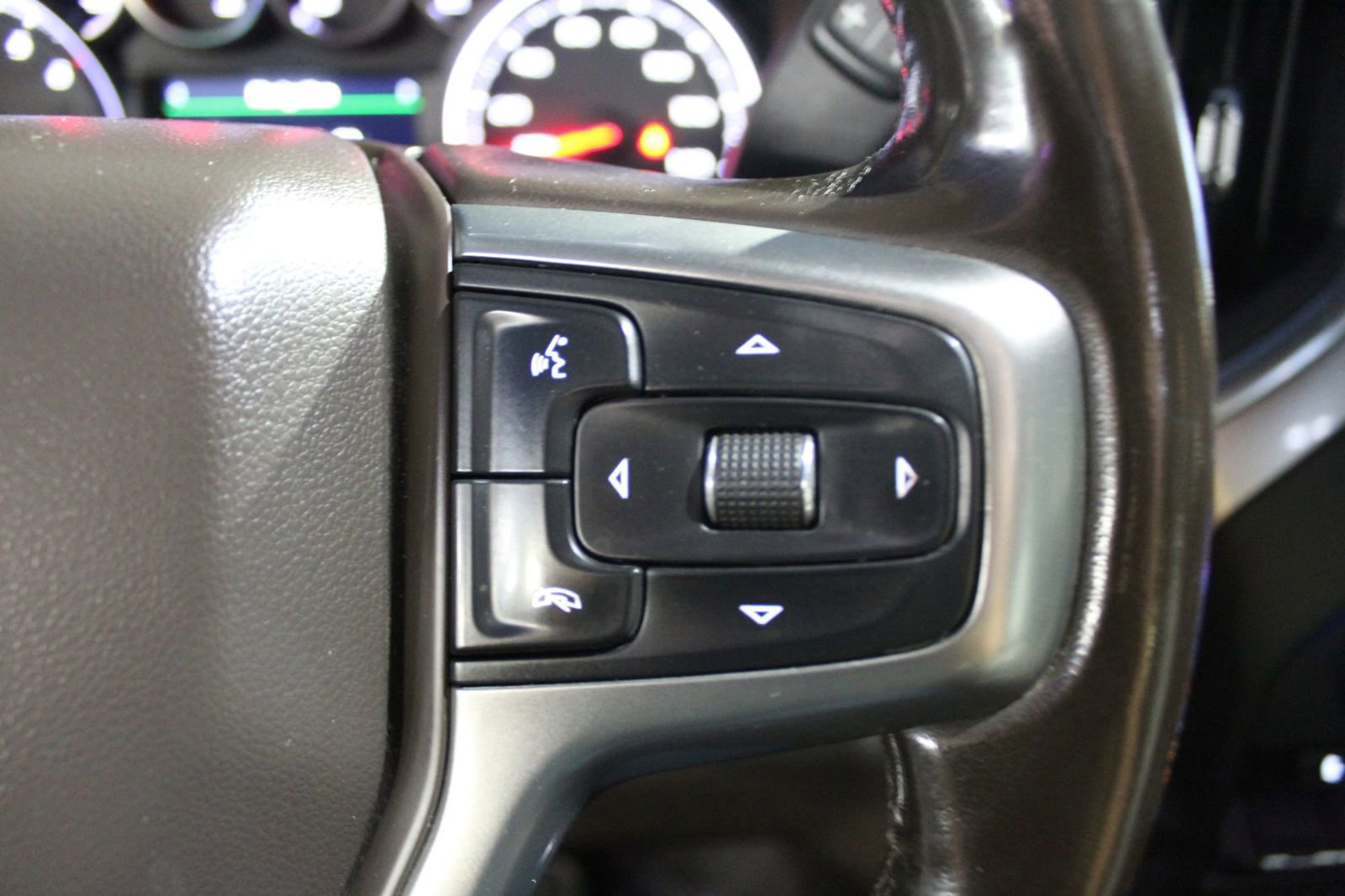 Used 2019 Chevrolet Silverado 1500 LTZ w/ LTZ Plus Package AWD/4WD image 17