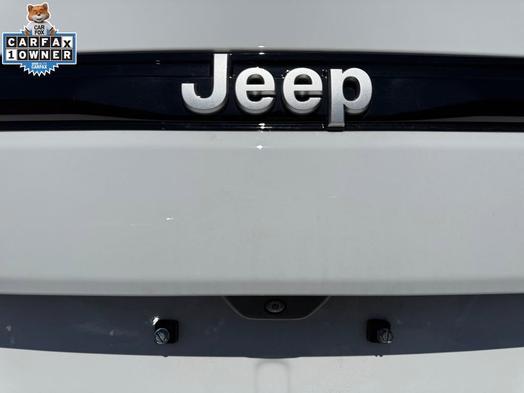Used 2024 Jeep Grand Cherokee Limited image 17