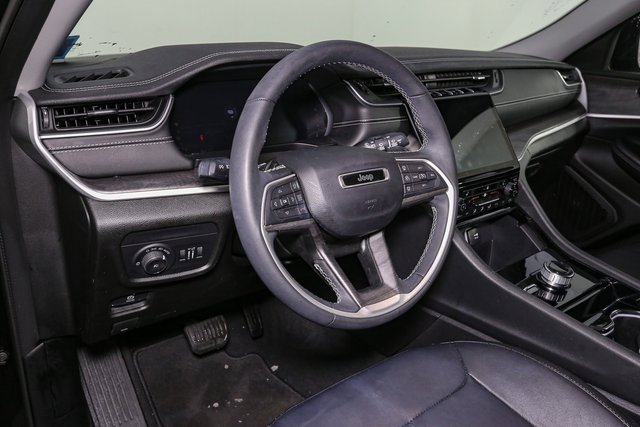 Used 2023 Jeep Grand Cherokee L Limited image 23