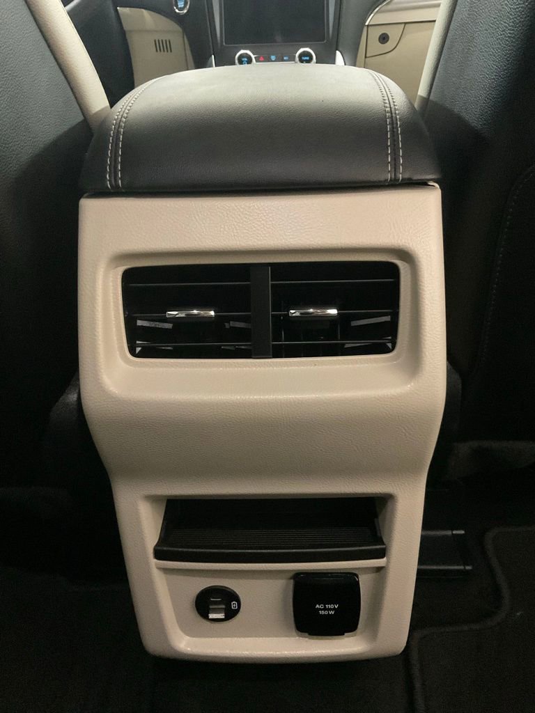 Used 2022 Ford Edge Titanium AWD/4WD image 13