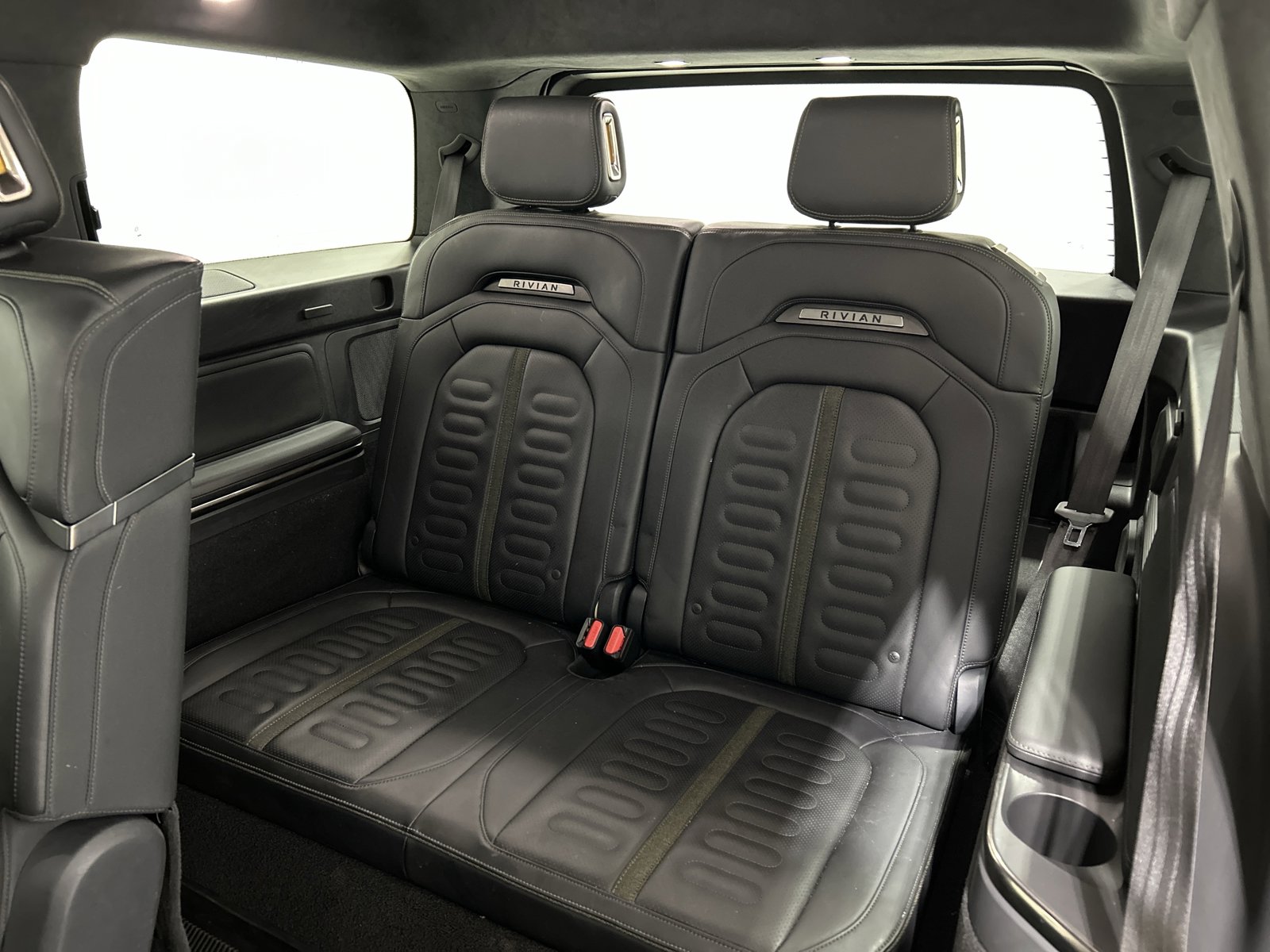 Used 2022 Rivian R1S Launch Edition image 22