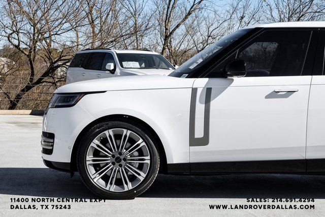 New 2026 Land Rover Range Rover Long Wheelbase SE image 10