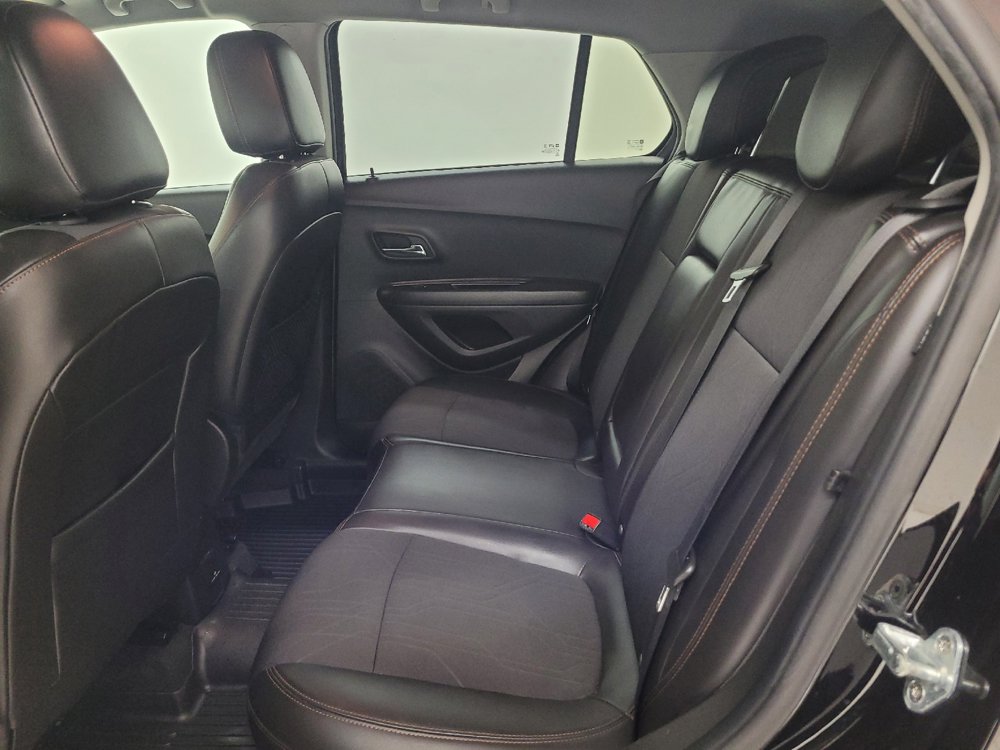 Used 2020 Chevrolet Trax LT w/ Redline Edition AWD/4WD image 18