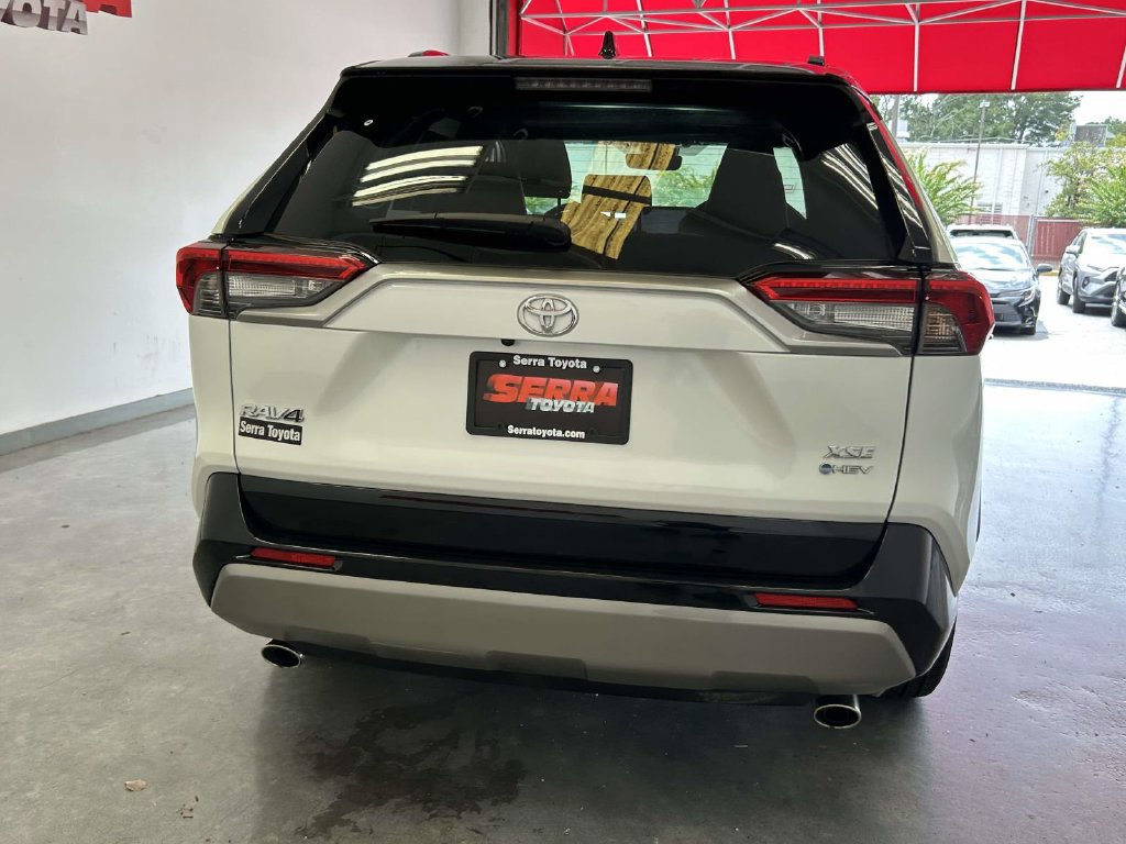 Used 2025 Toyota RAV4 XSE AWD/4WD image 4