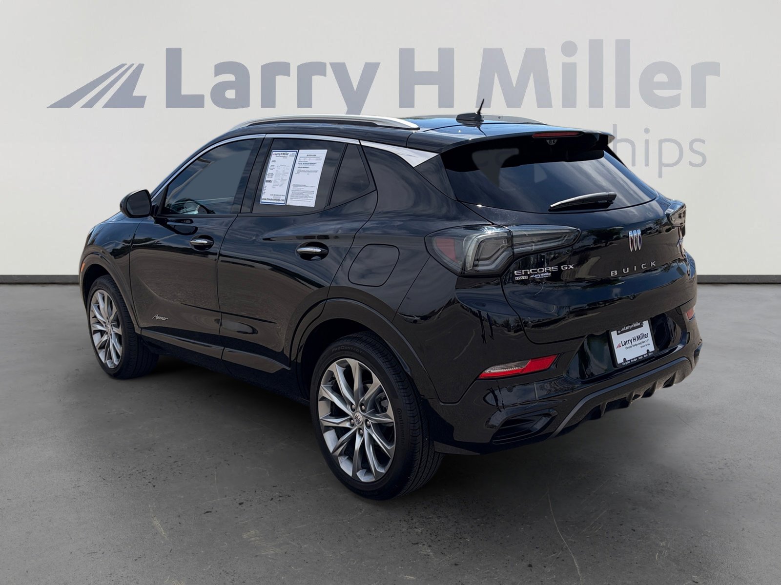 Used 2024 Buick Encore GX Avenir w/ Avenir Technology Package image 4