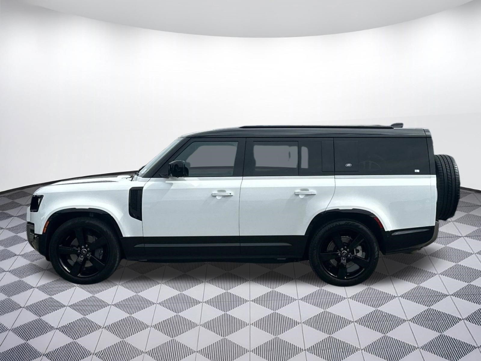 Certified 2024 Land Rover Defender 130 X-Dynamic SE AWD/4WD image 32