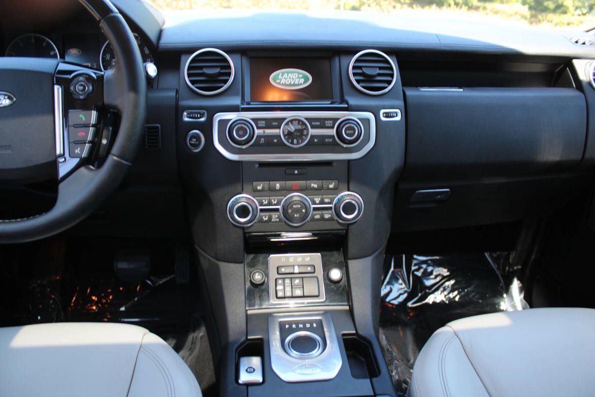 Used 2015 Land Rover LR4 HSE LUX image 22
