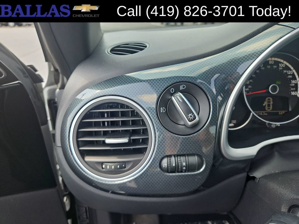 Used 2013 Volkswagen Beetle 2.0T FWD image 20