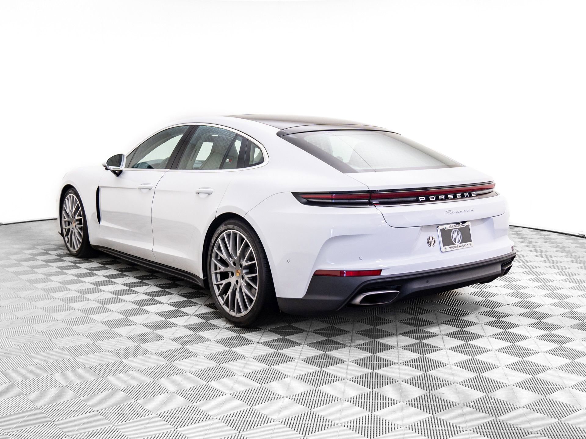Certified 2024 Porsche Panamera 4 image 3