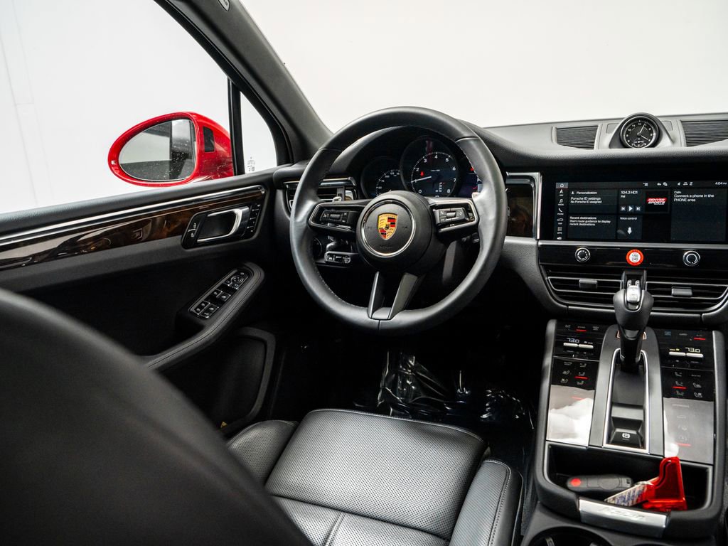 Used 2025 Porsche Macan image 22