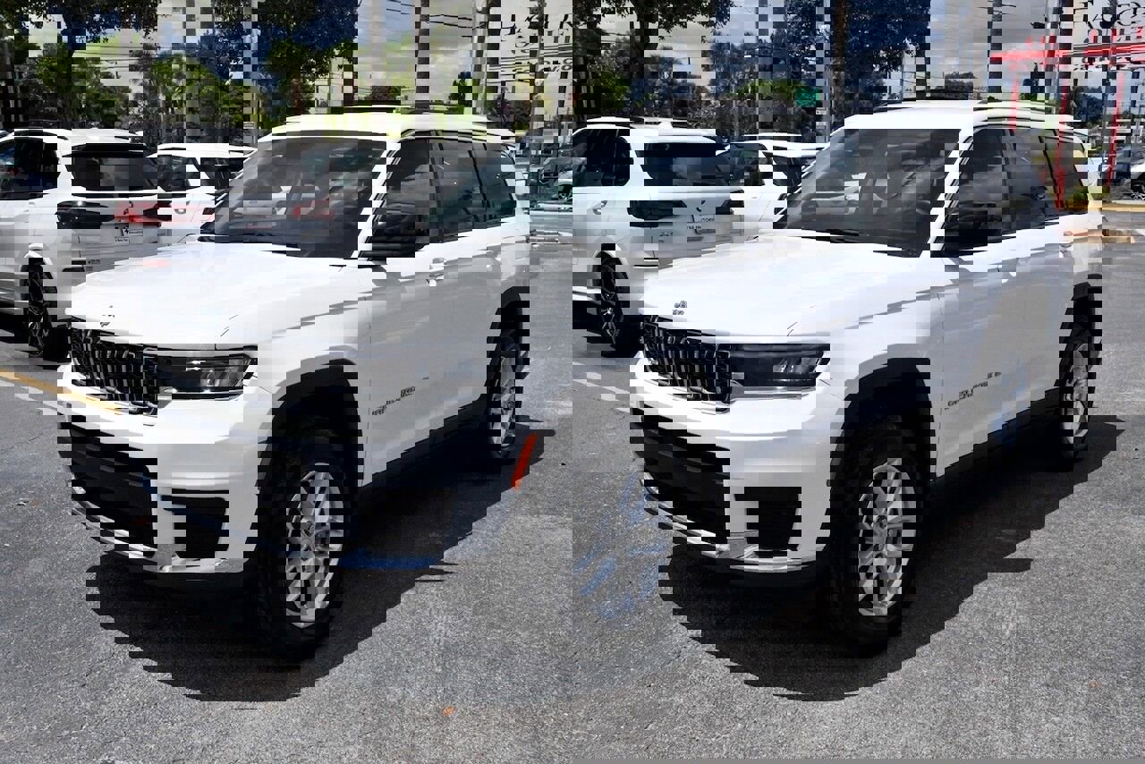 Used 2023 Jeep Grand Cherokee L Laredo image 3