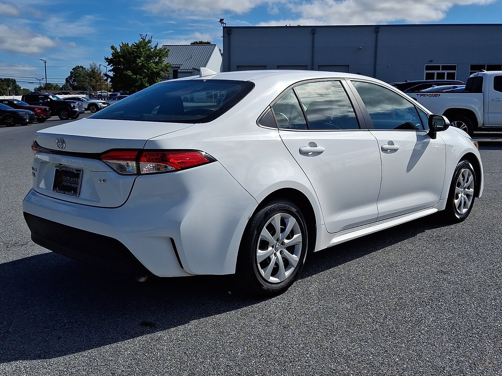 Used 2025 Toyota Corolla LE FWD image 7