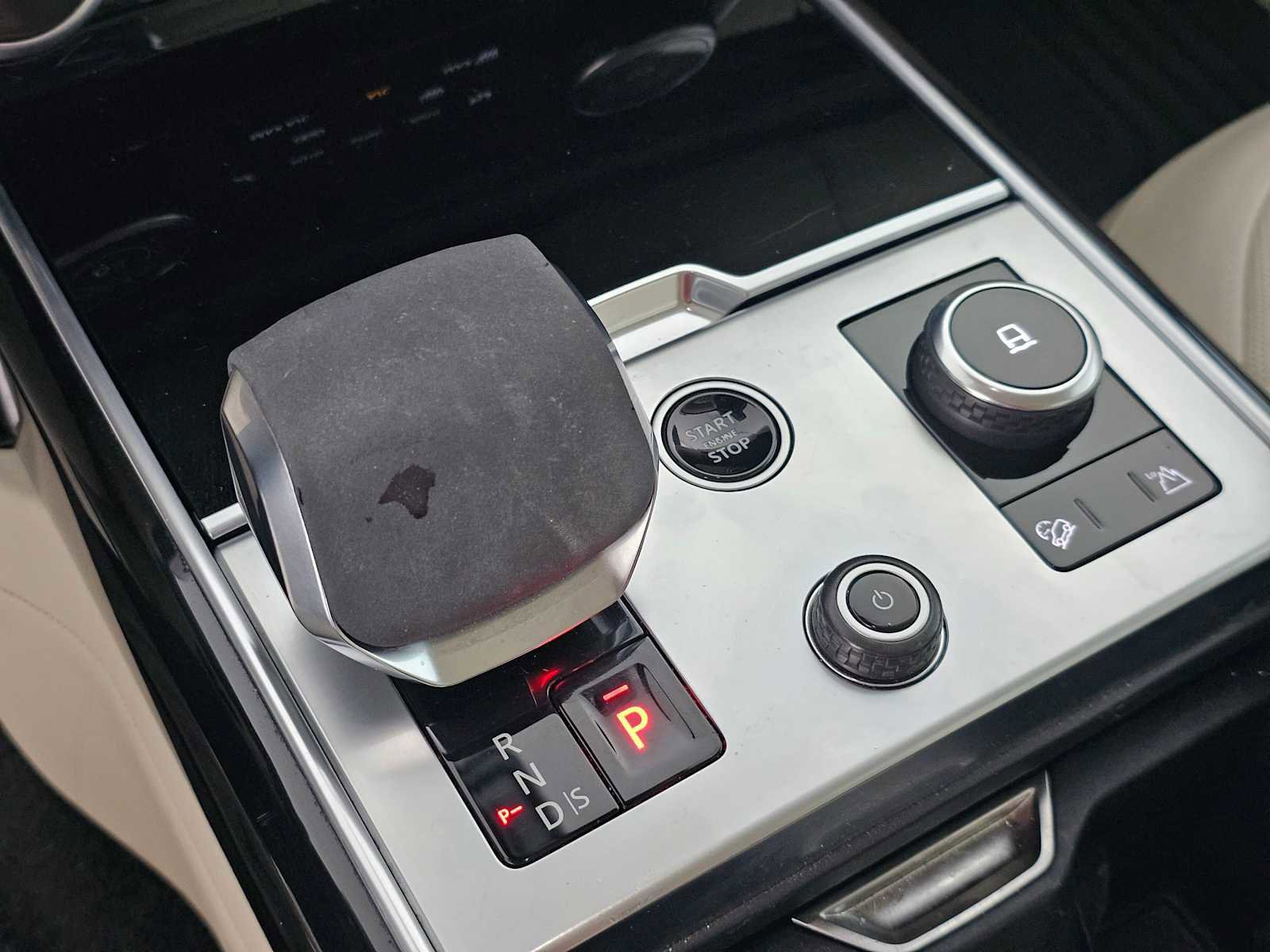 Used 2023 Land Rover Range Rover Long Wheelbase SE AWD/4WD image 33