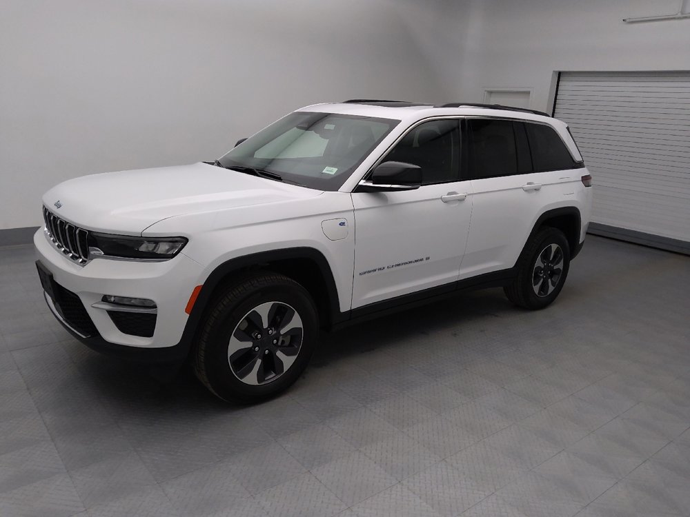 Used 2022 Jeep Grand Cherokee Limited 4xe image 2