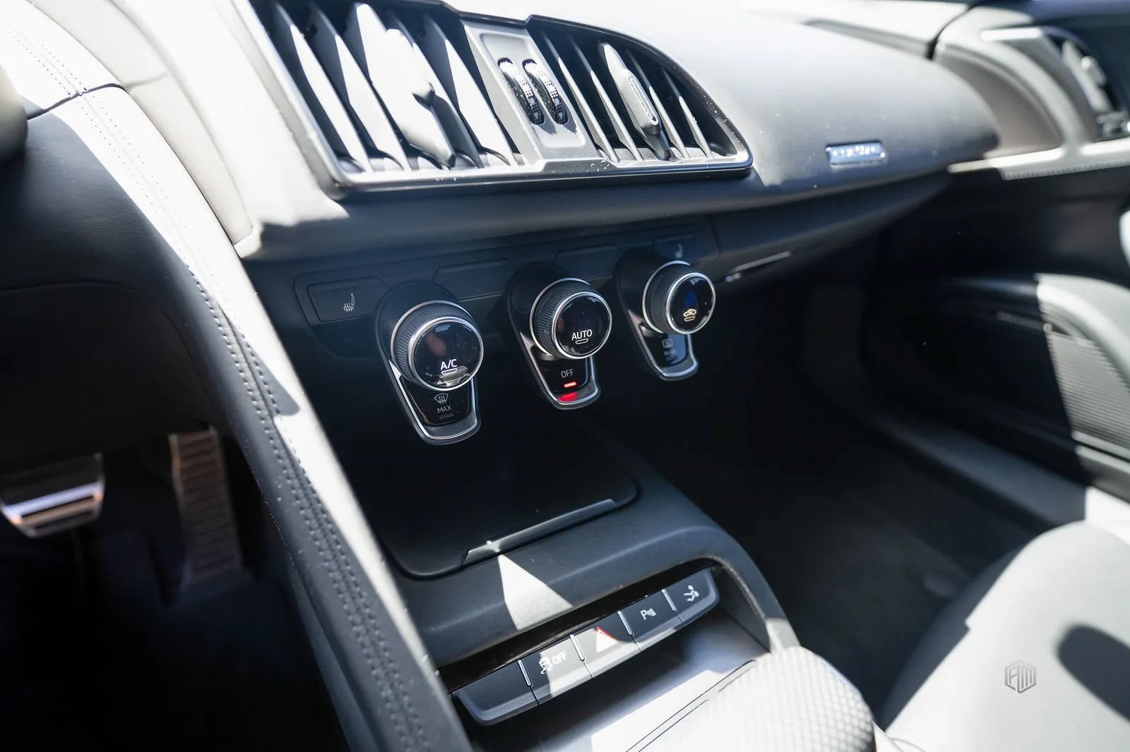 Used 2020 Audi R8 V10 w/ Full Leather Package AWD/4WD image 20