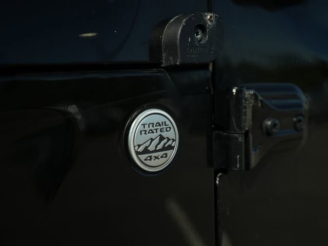 Used 2018 Jeep Wrangler Unlimited Sport S AWD/4WD image 38