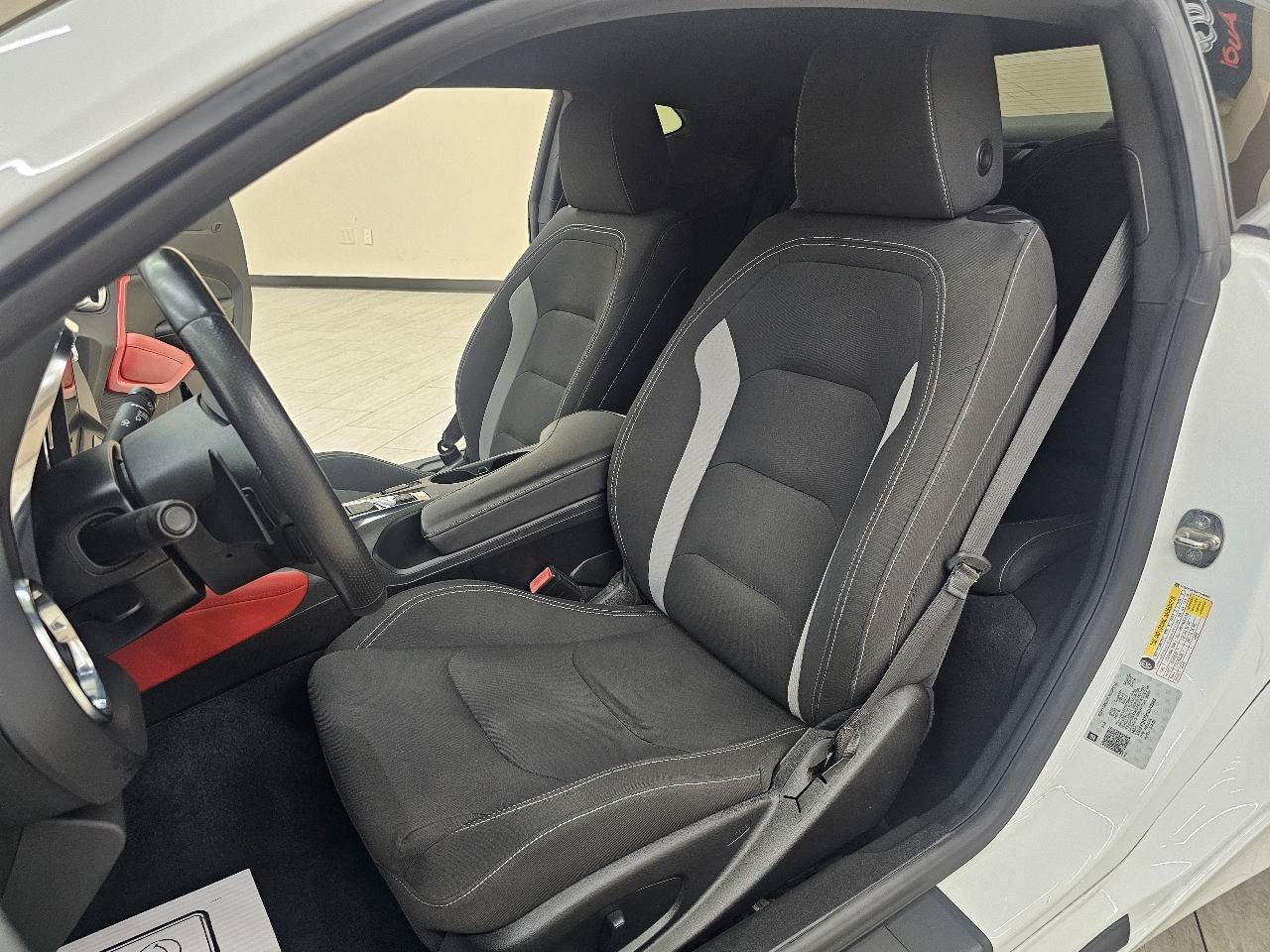 Used 2019 Chevrolet Camaro SS RWD image 15