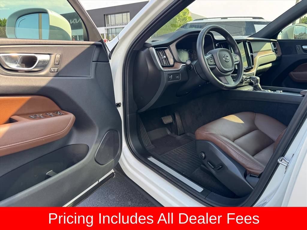 Used 2021 Volvo XC60 T5 Momentum w/ Protection Package Premier FWD image 14