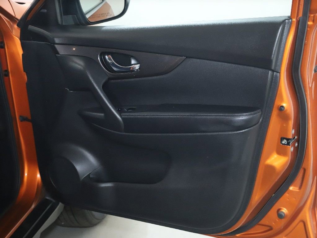 Used 2019 Nissan Rogue SV image 34