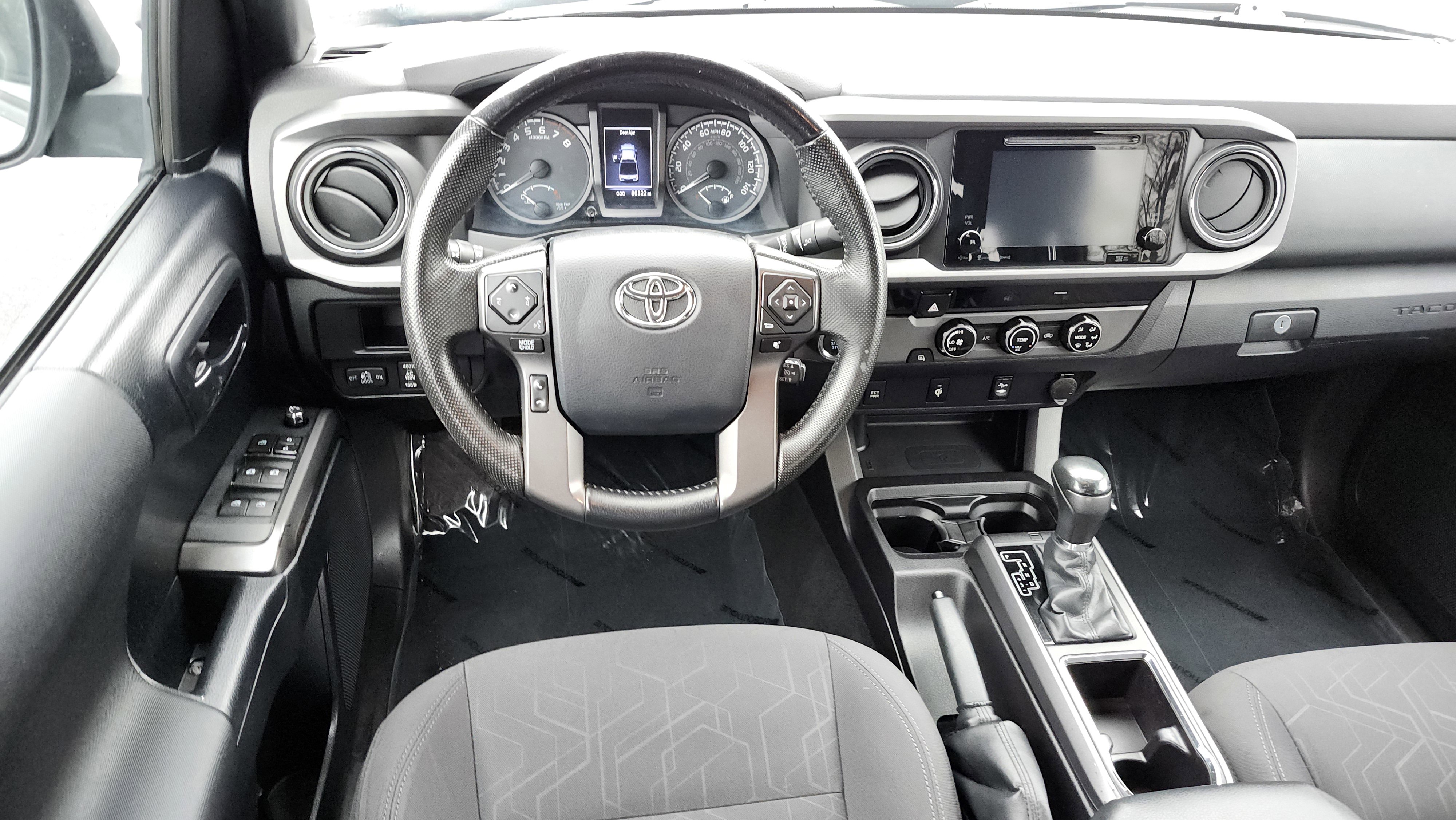 Used 2016 Toyota Tacoma TRD Sport image 24